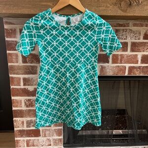 Crown & Ivy Teal and White Quatrefoil Pattern Kids Dress Size S